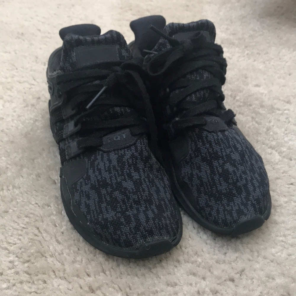Adidas sneakers boys size 2.5